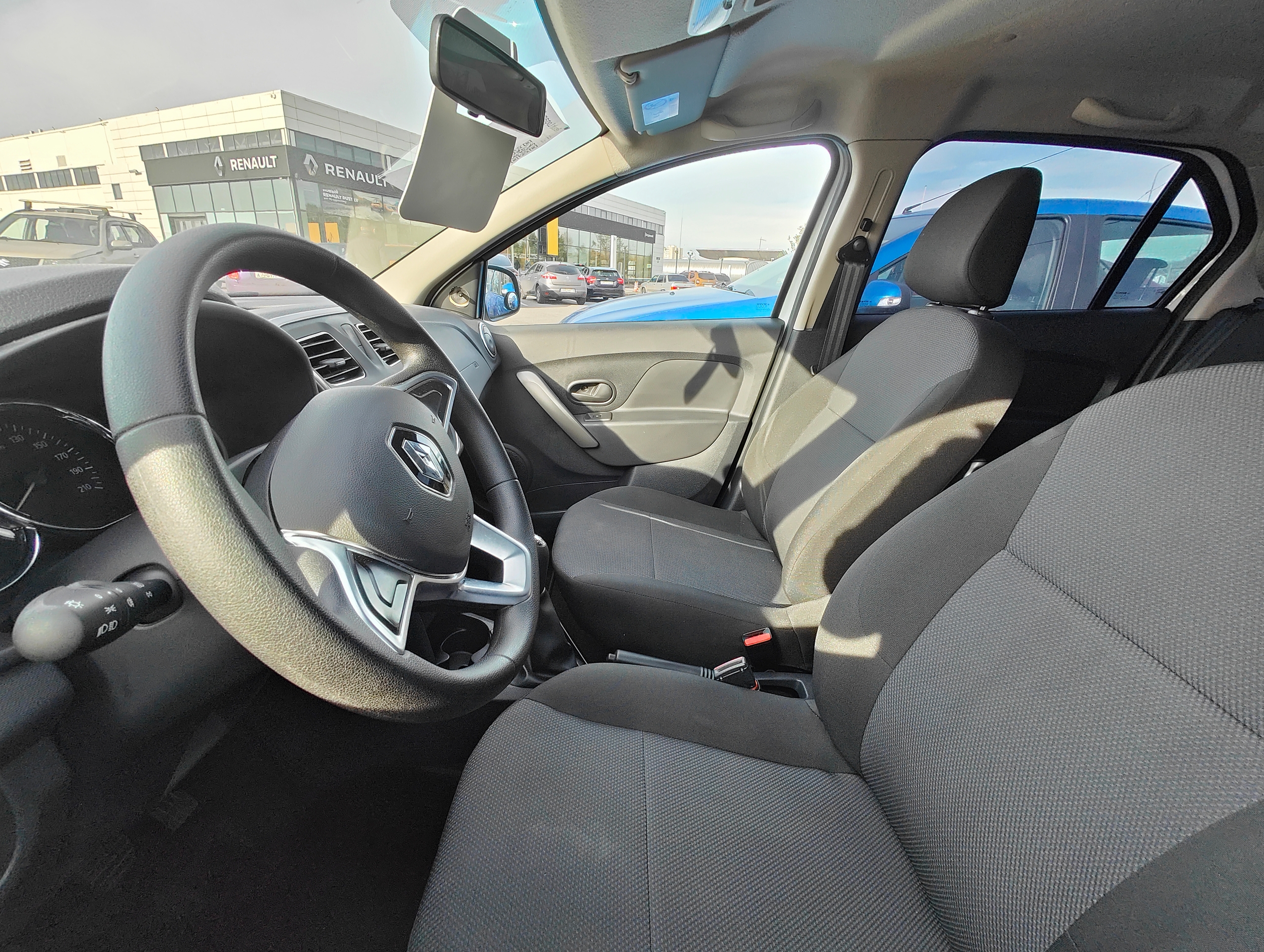Осмотр Renault Logan 2020 г.в. 8.000 км.